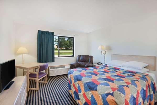  - Super 8 Hotel Humboldt