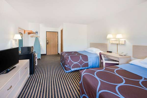  - Super 8 Hotel Humboldt