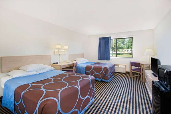  - Super 8 Hotel Humboldt