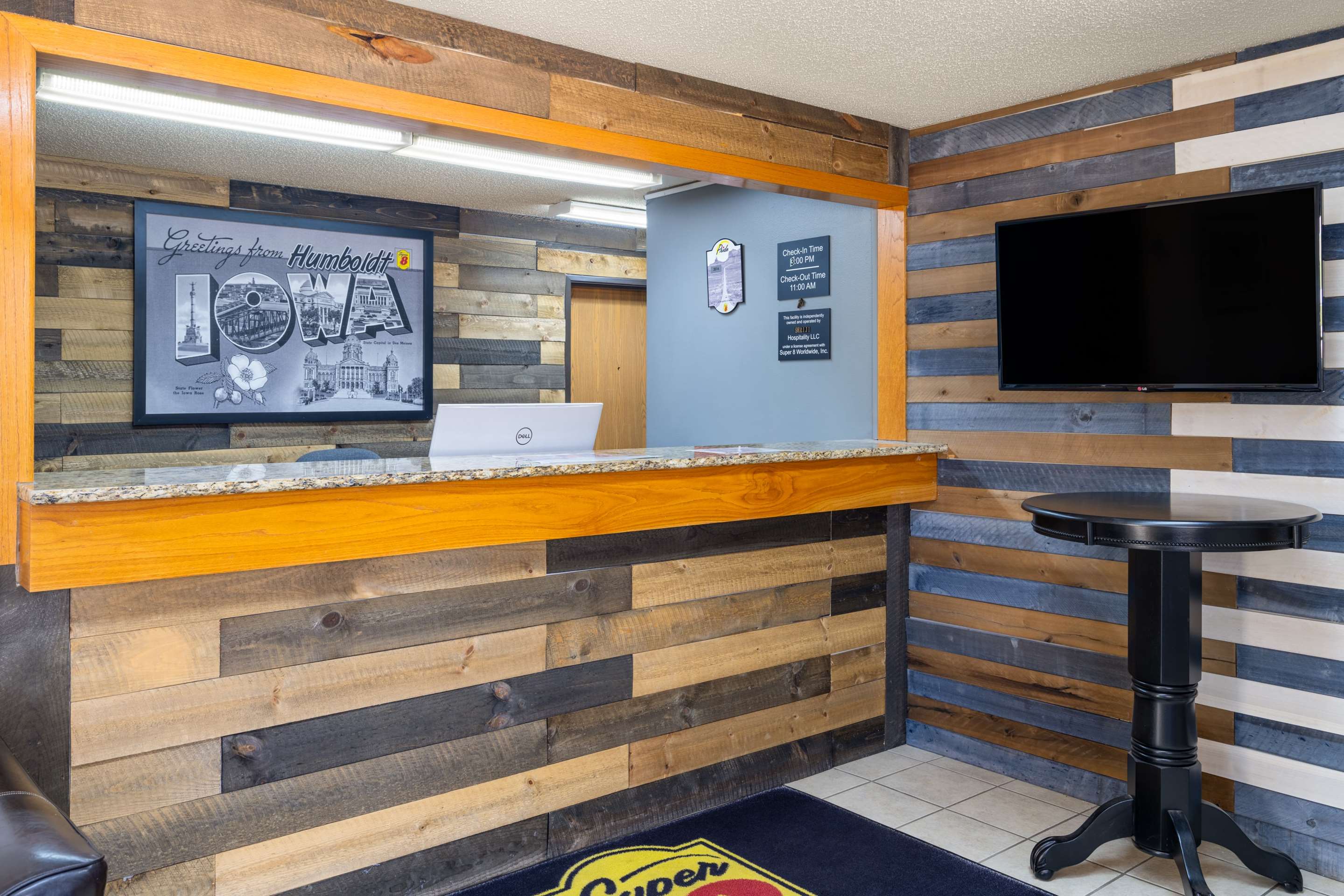 Lobby | Super 8 Humboldt IA