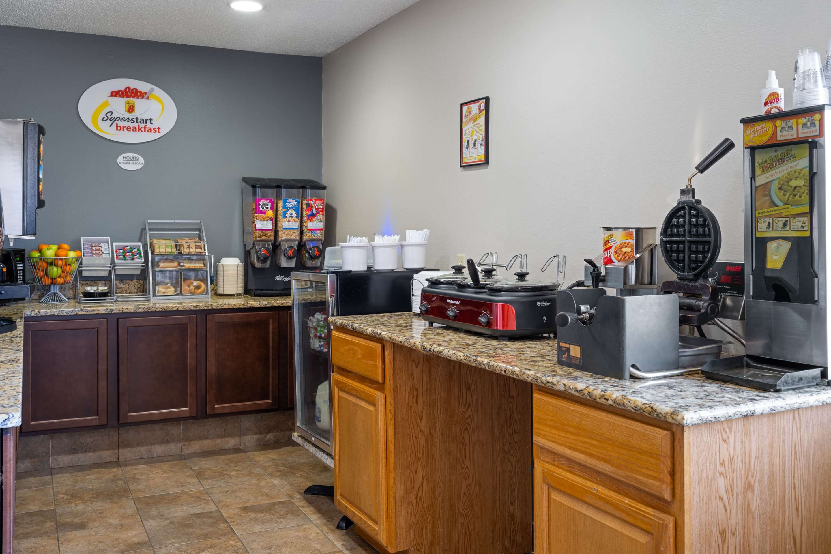 Breakfast Area | Super 8 Humboldt IA