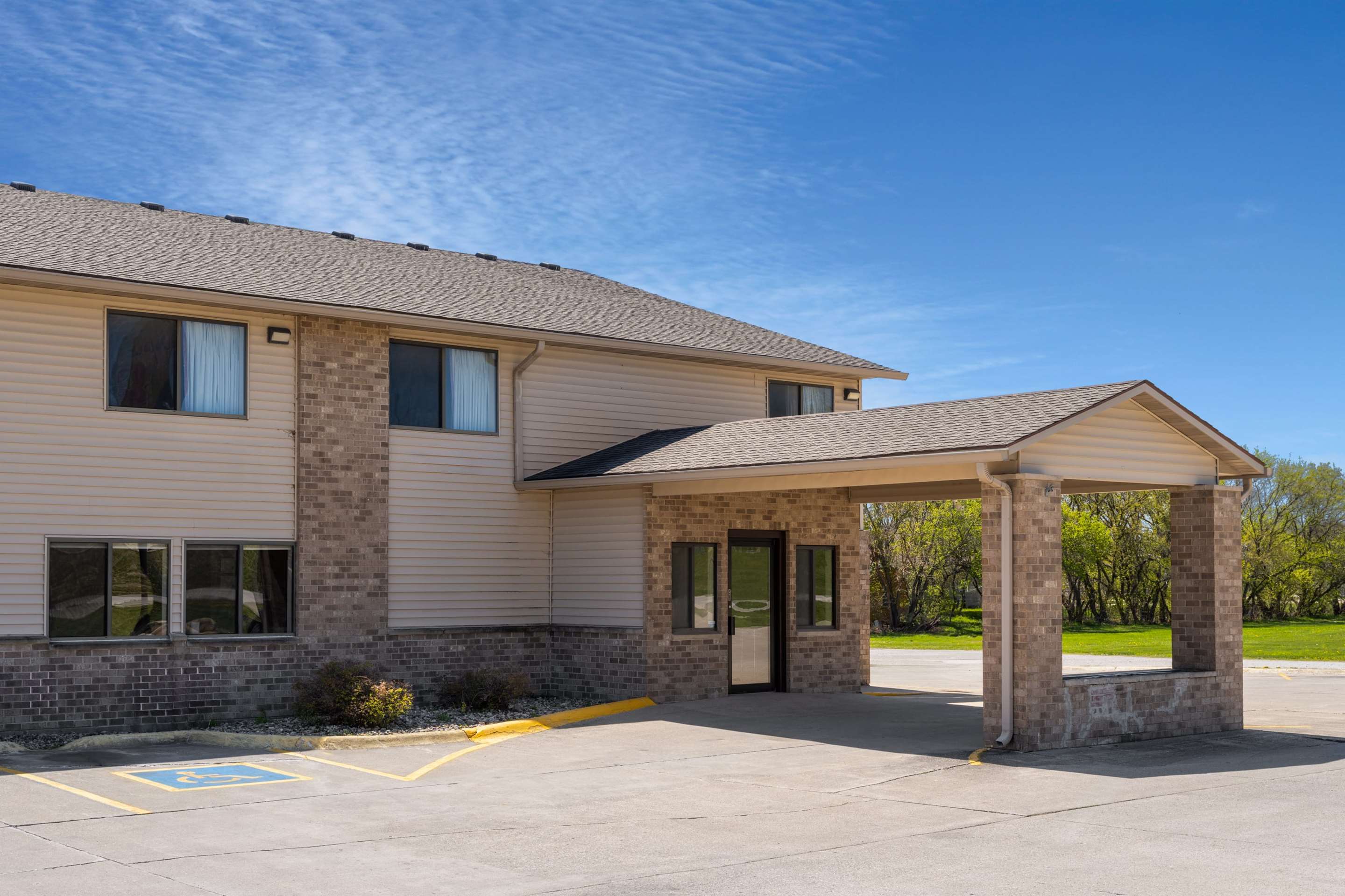 Exterior | Super 8 Humboldt IA
