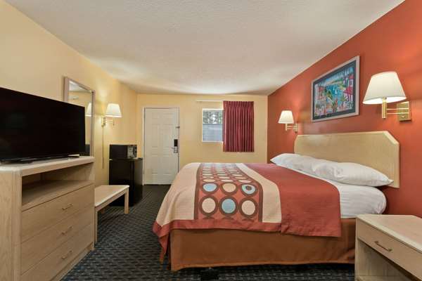  - Super 8 Hotel Chipley - I-10, Exit 120