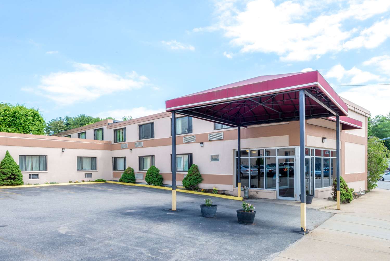 Super 8 Hotel Watertown, MA See Discounts