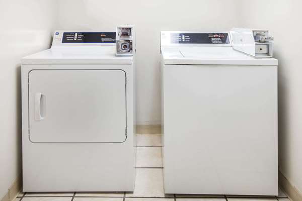  - Super 8 Motel Clinton