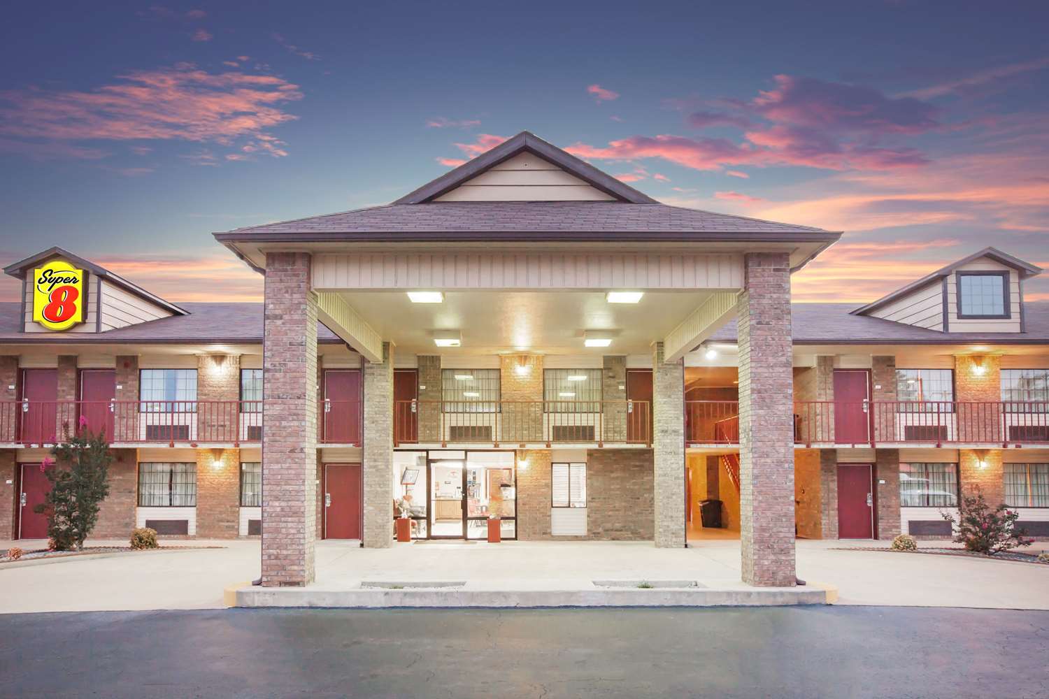 Super 8 Motel Clinton, AR See Discounts