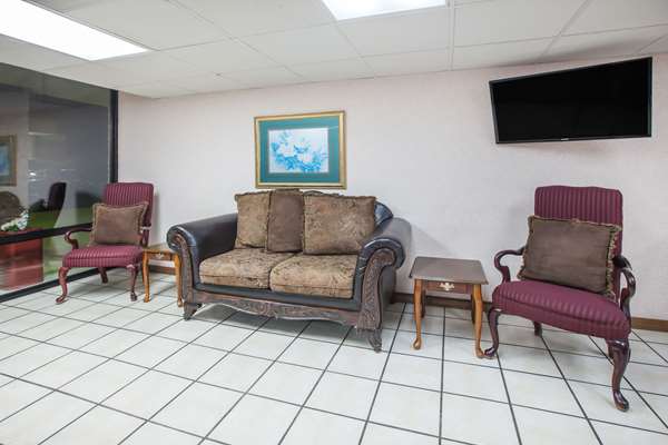  - Super 8 Motel Clinton