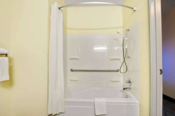  - Super 8 Hotel Kokomo