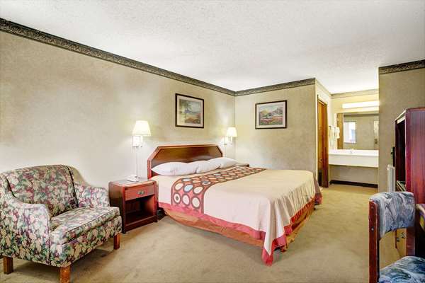  - Super 8 Motel Griffin