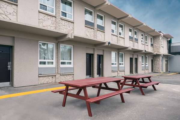 Exterior view - Super 8 Motel Thunder Bay