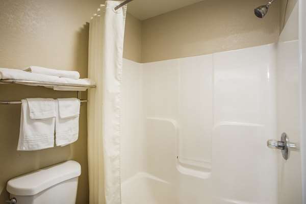  - Super 8 Hotel Remington - I-65, Exit 201