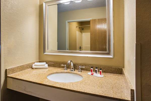  - Super 8 Hotel Remington - I-65, Exit 201