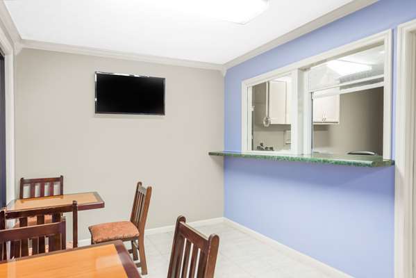  - Super 8 Motel Gadsden