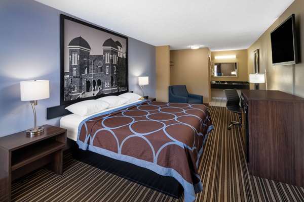  - Super 8 Motel Gadsden