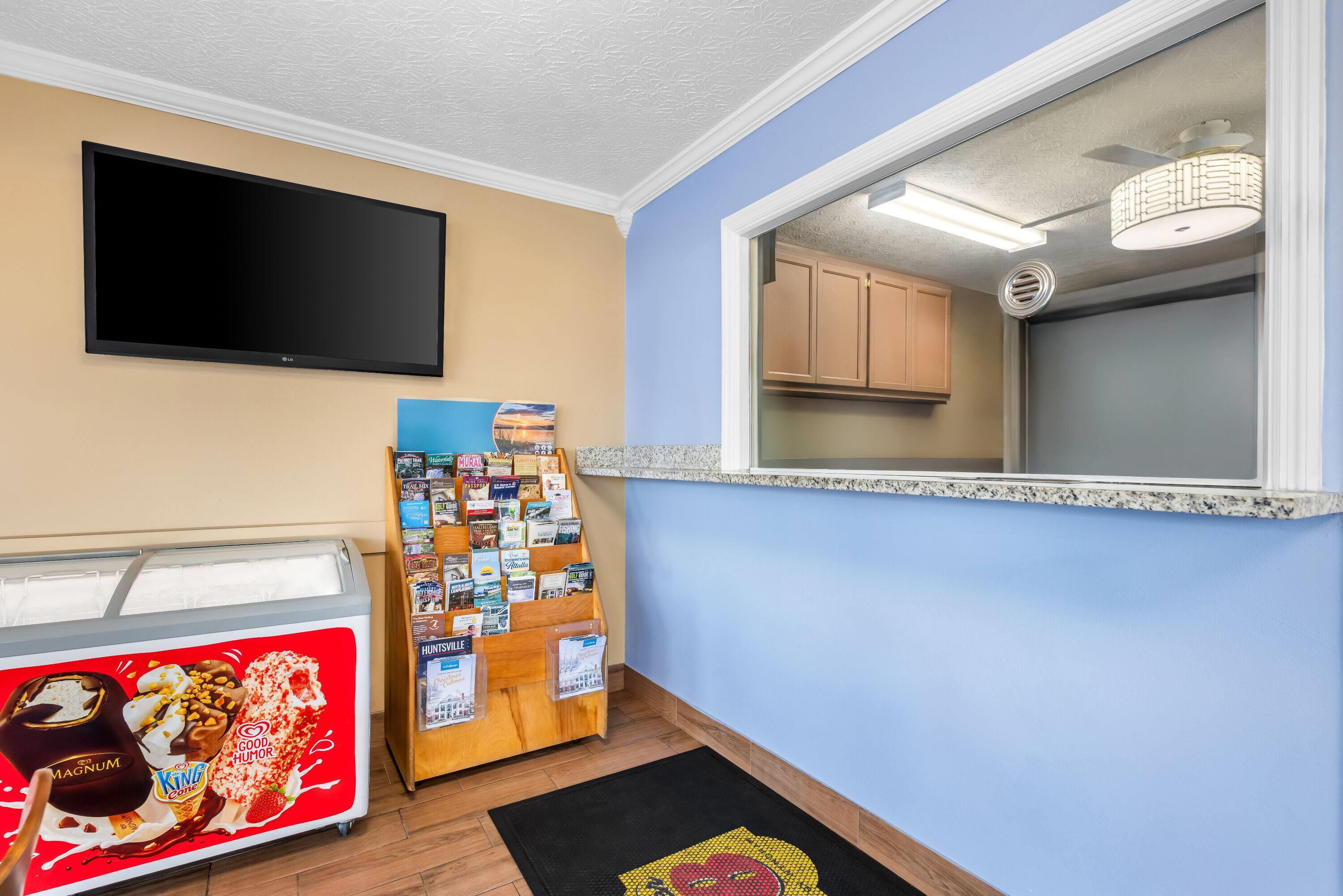 Reception | Super 8 by Wyndham Gadsden AL