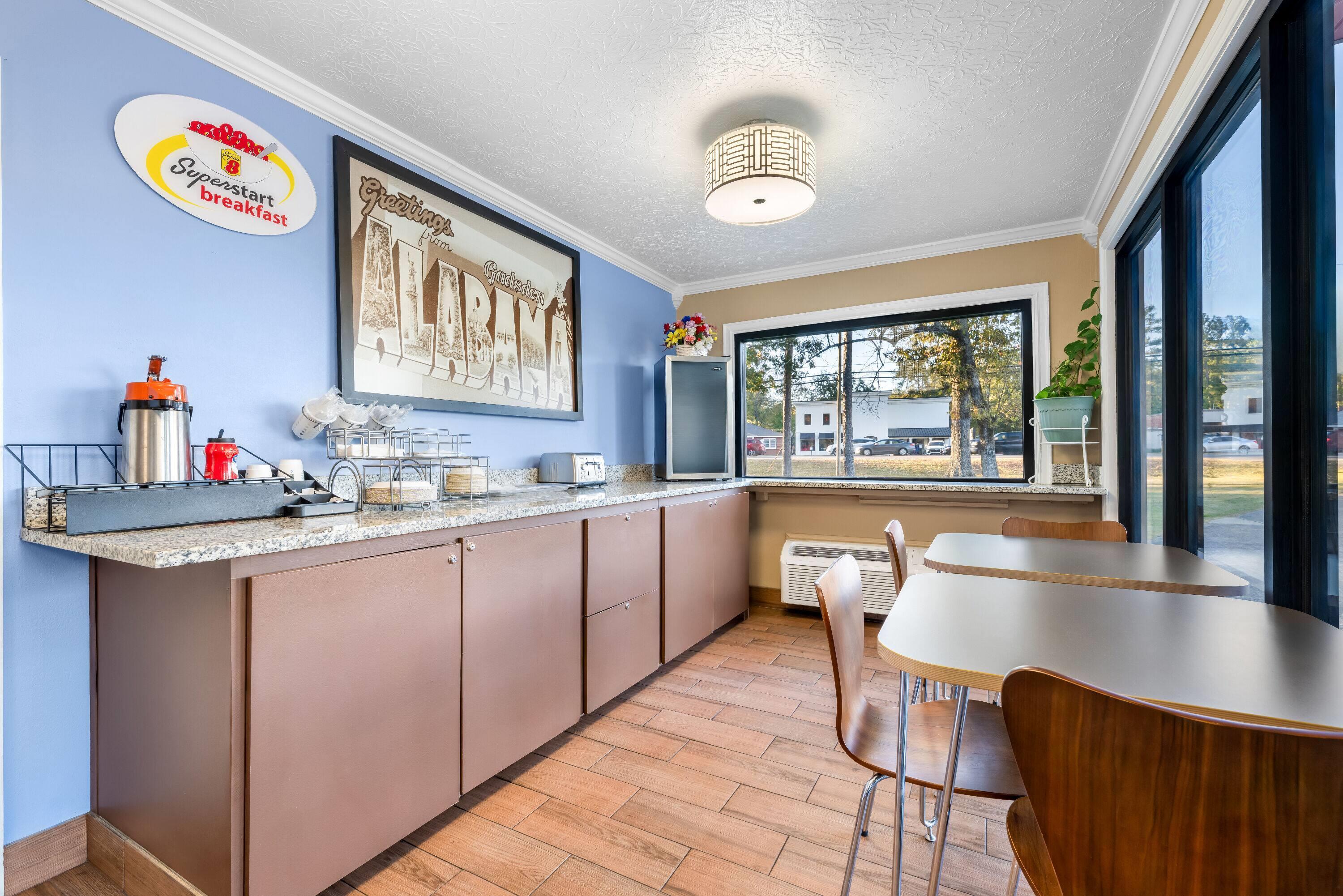 Breakfast Area | Super 8 by Wyndham Gadsden AL