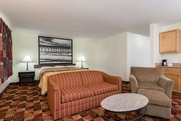 Suite - Super 8 Motel Fayetteville - I-95, Exit 49