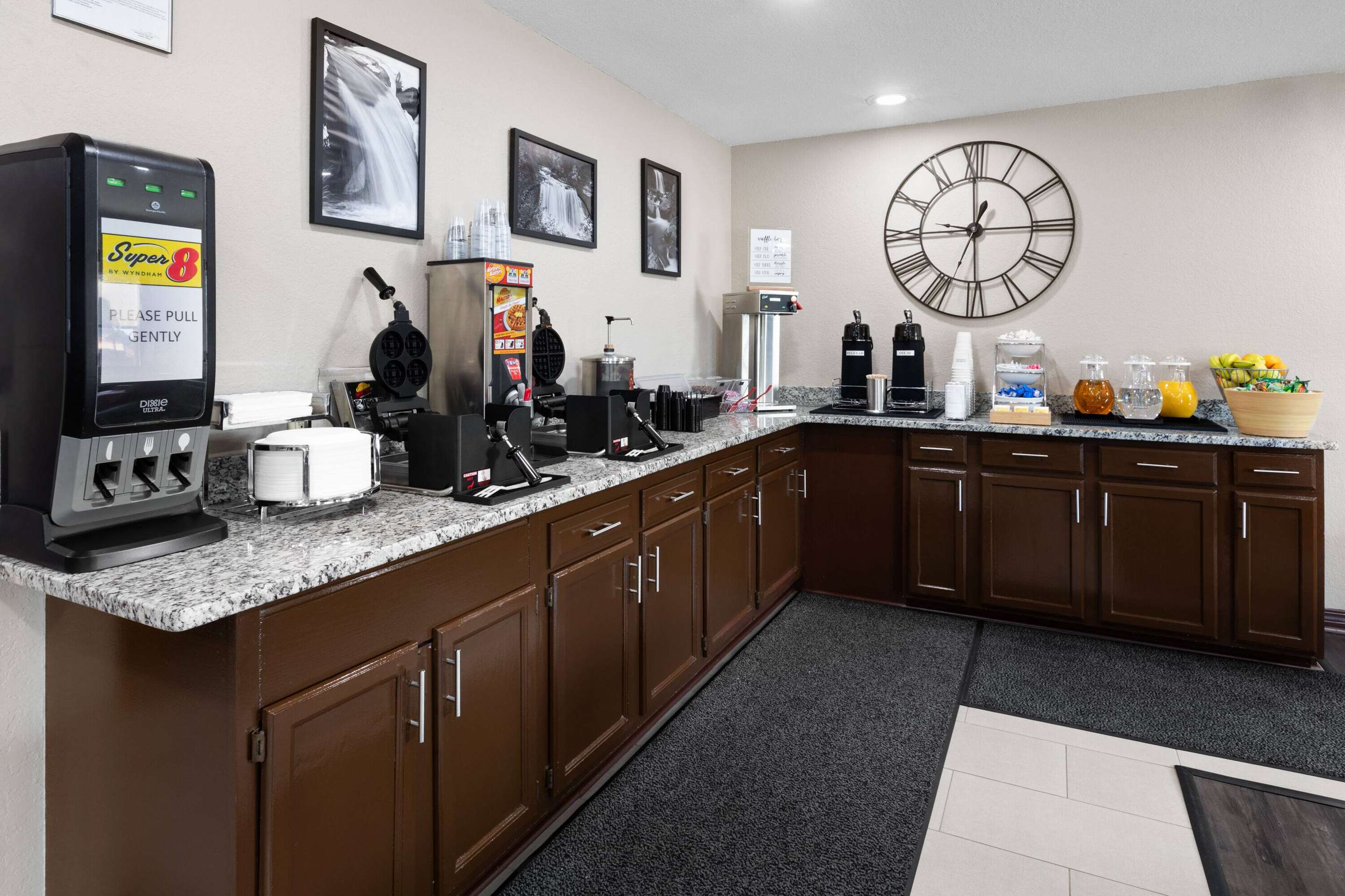 Property amenity | Super 8 by Wyndham Fairmont