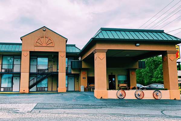 Exterior view - Super 8 Motel Marion - I-40, Exit 85