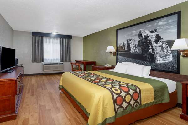  - Super 8 Motel Central Amarillo - I-40, Exit 72A