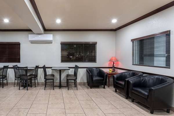  - Super 8 Motel Central Amarillo - I-40, Exit 72A