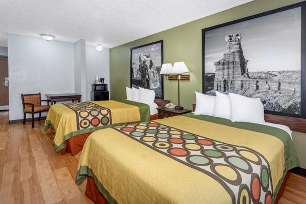  - Super 8 Motel Central Amarillo - I-40, Exit 72A