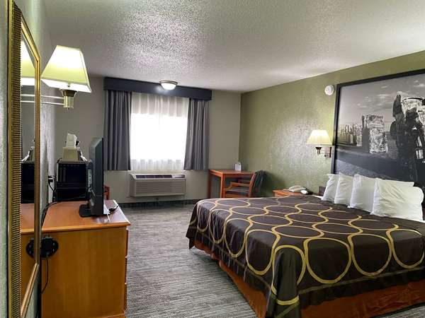  - Super 8 Motel Central Amarillo - I-40, Exit 72A