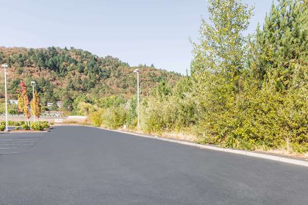 Exterior view - Super 8 Hotel Roseburg - I-5, Exit 127