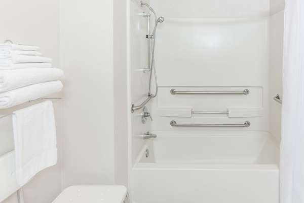  - Super 8 Hotel Roseburg - I-5, Exit 127