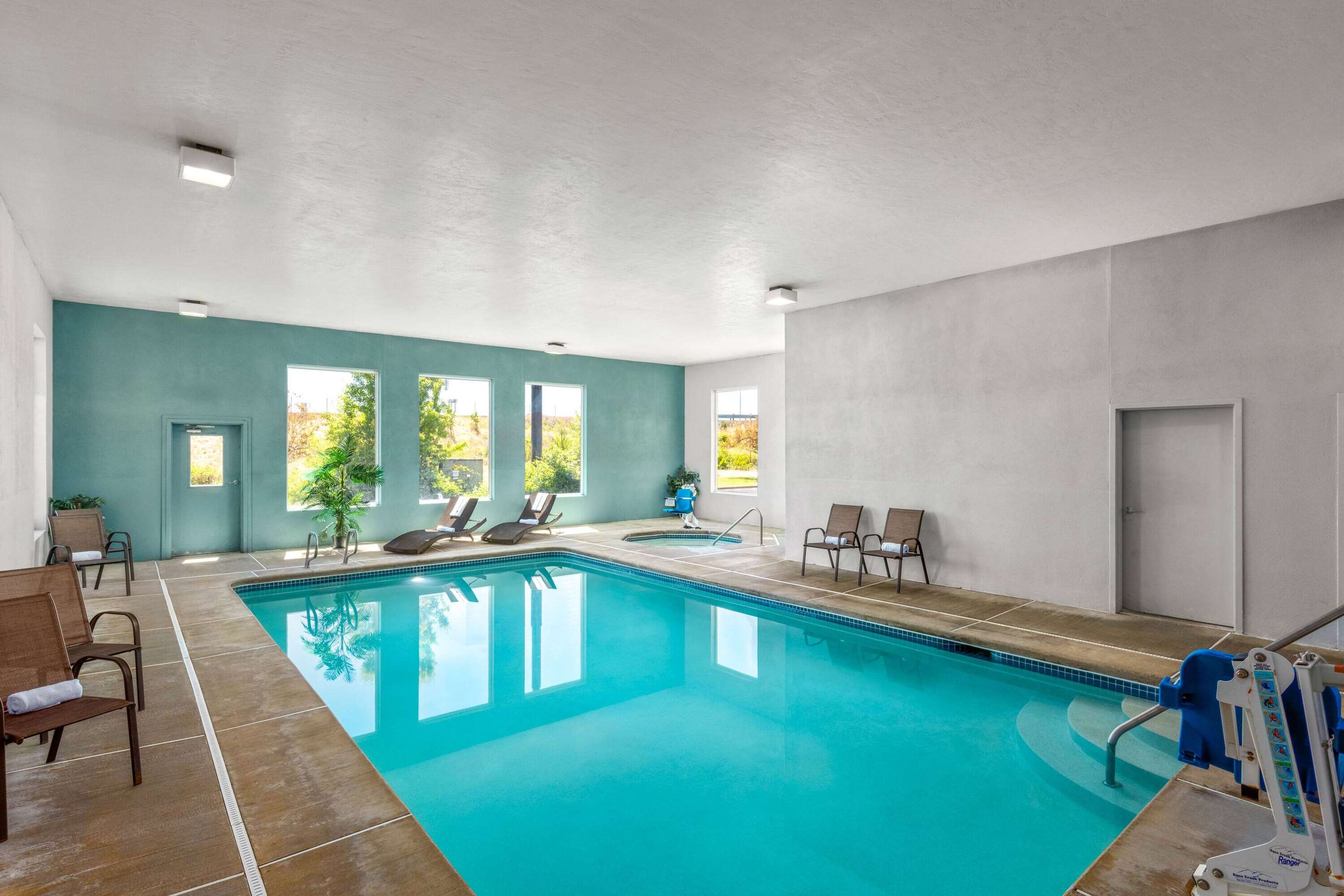 Pool - indoor