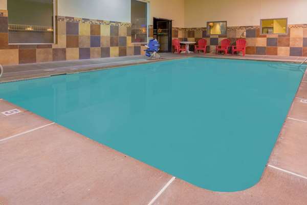 Pool - Super 8 Hotel Woodburn - I-5, Exit 271