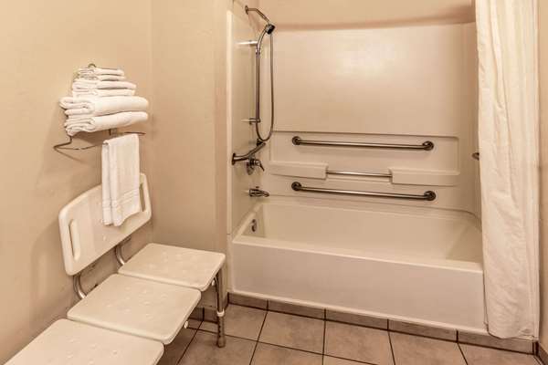  - Super 8 Hotel Woodburn - I-5, Exit 271