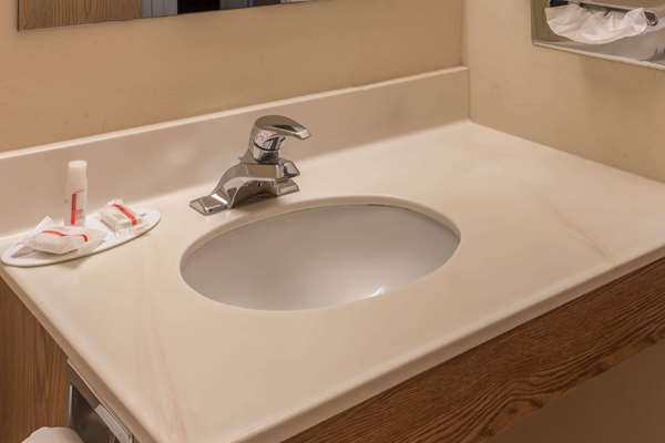  - Super 8 Hotel Woodburn - I-5, Exit 271