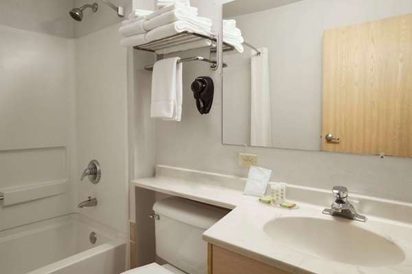  - Super 8 Hotel Ferndale - I-5, Exit 262