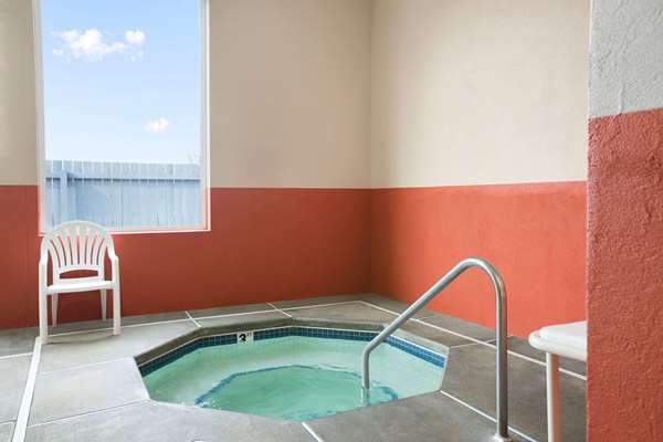 Pool - Super 8 Hotel Ferndale - I-5, Exit 262