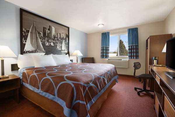  - Super 8 Hotel Ferndale - I-5, Exit 262