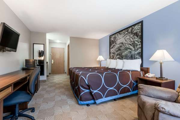  - Super 8 Motel Beloit