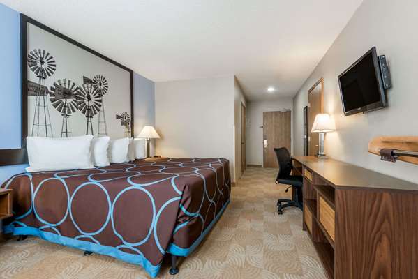  - Super 8 Motel Beloit