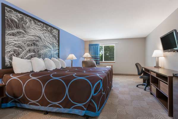  - Super 8 Motel Beloit