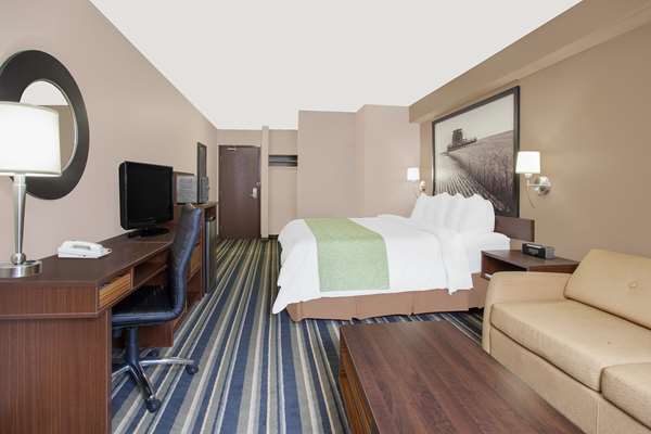  - Super 8 Hotel Brandon