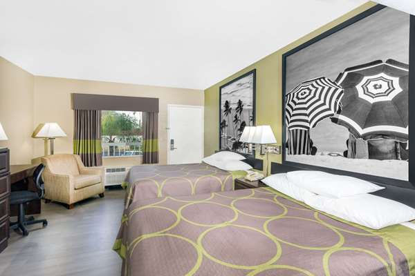  - Super 8 Motel Sarasota