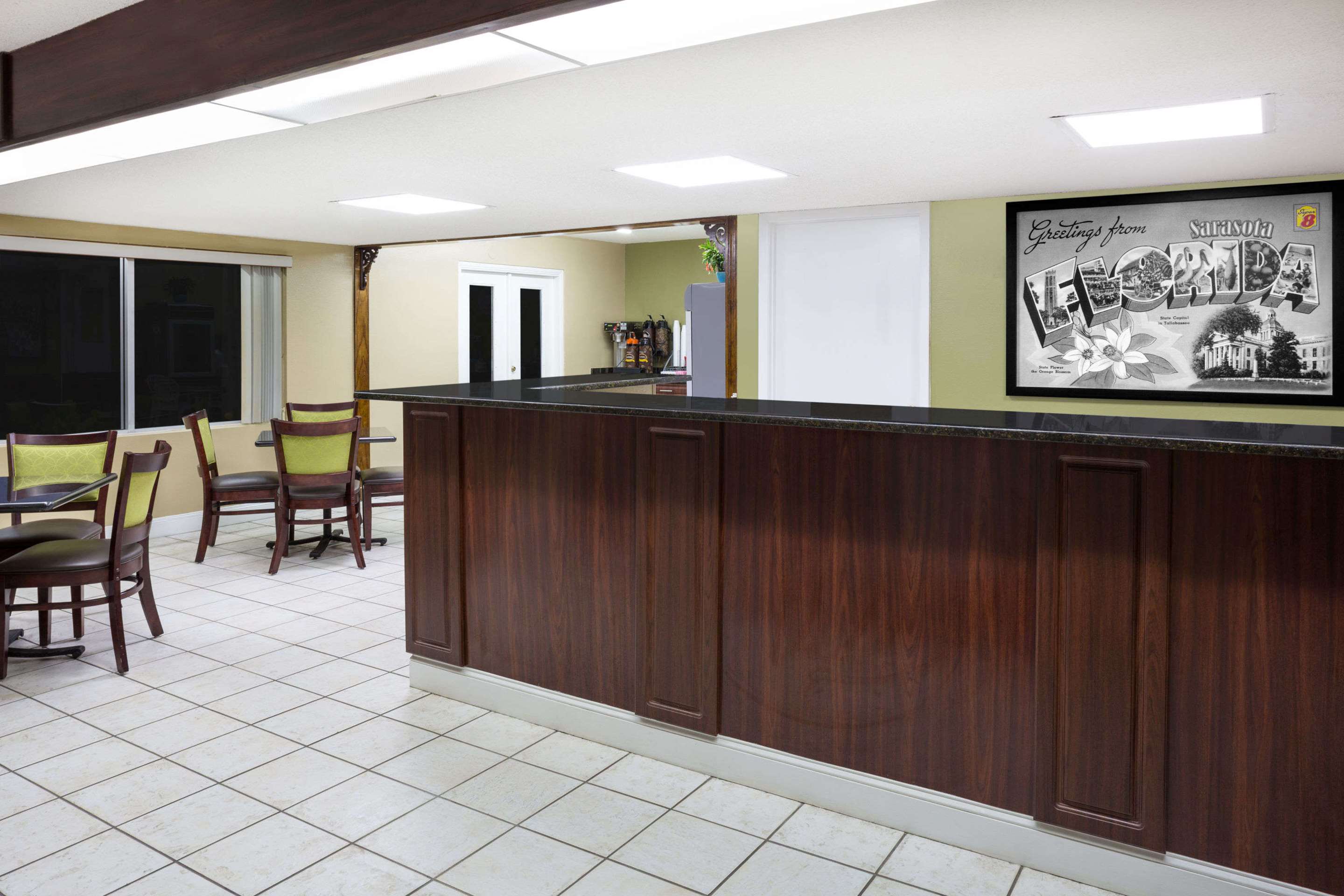 Lobby | Super 8 by Wyndham Sarasota Near Siesta Key