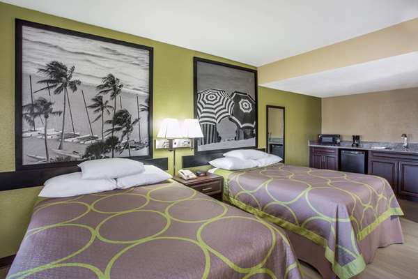  - Super 8 Motel Sarasota