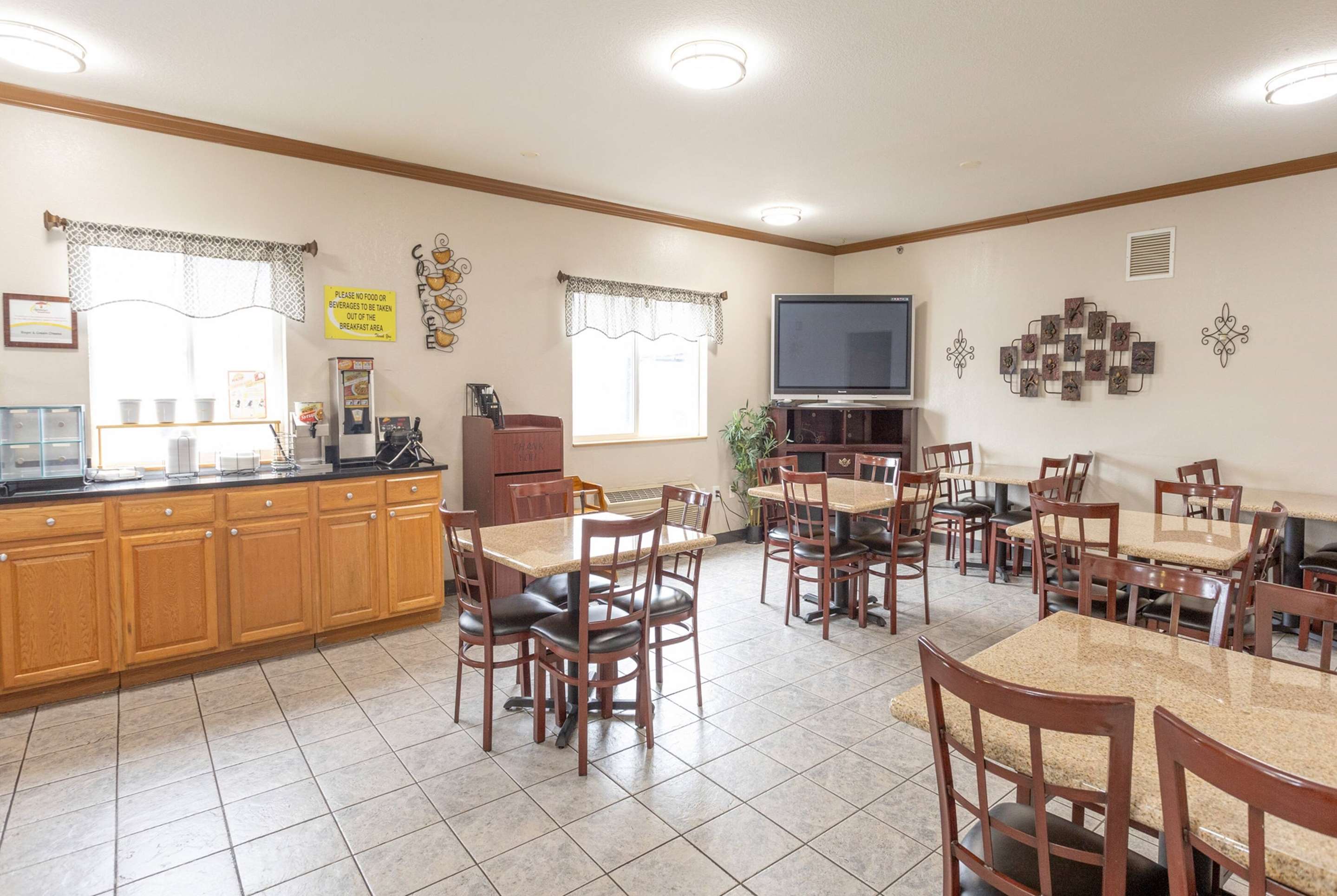 Undefined | Super 8 by Wyndham Big Rapids