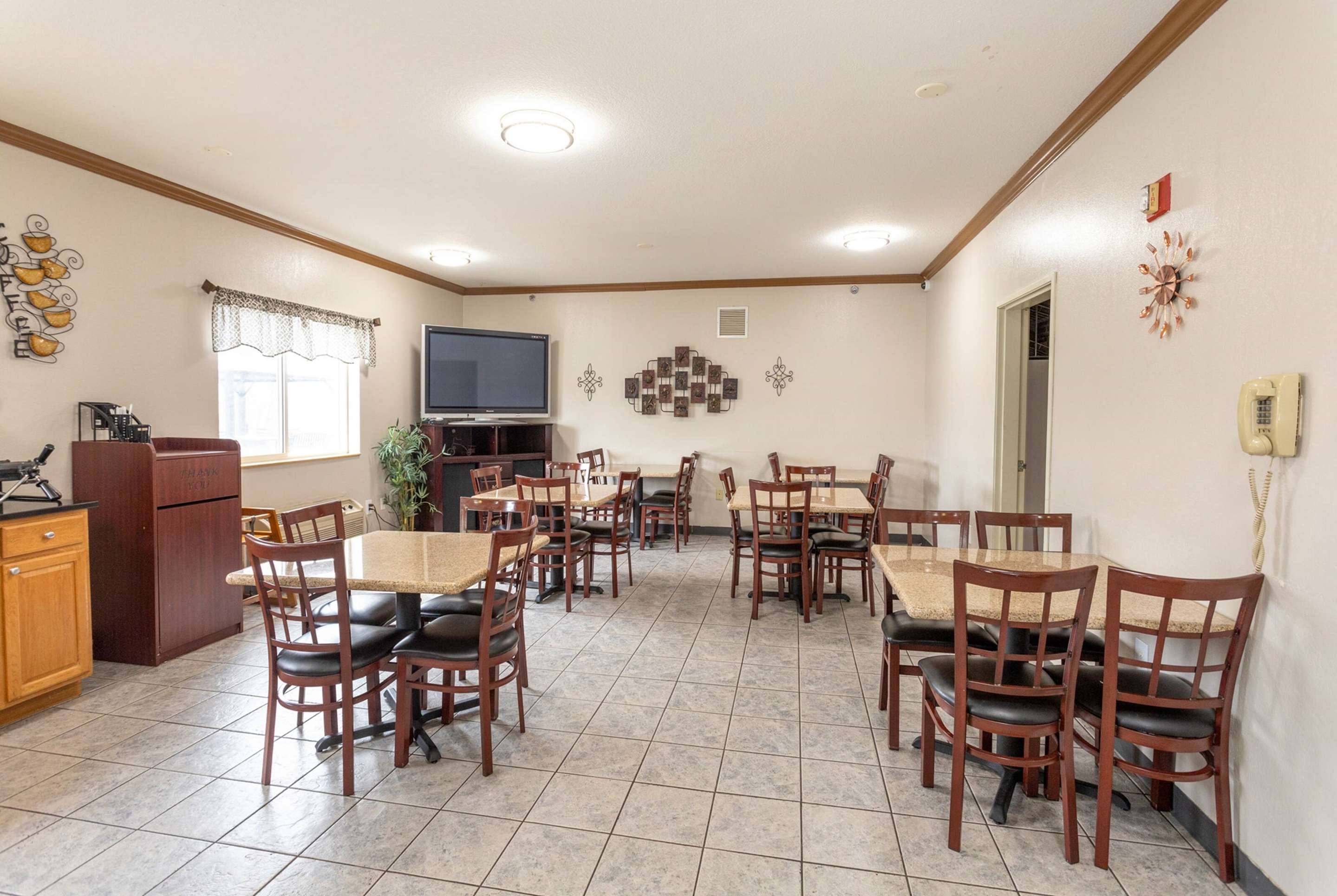 Undefined | Super 8 by Wyndham Big Rapids