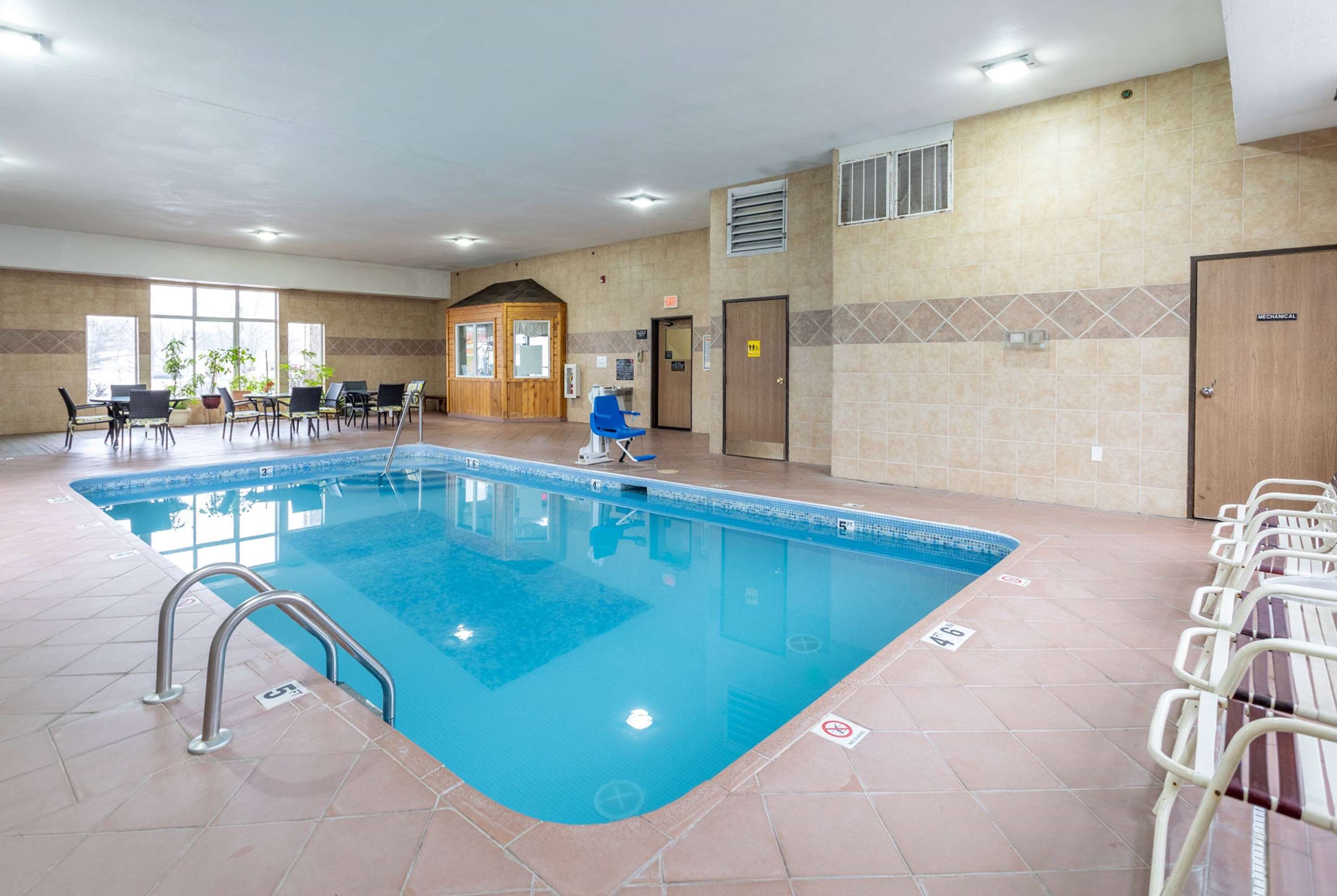 Pool | Super 8 by Wyndham Big Rapids