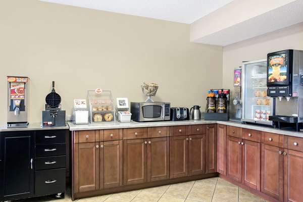  - Super 8 Motel Clemmons - I-40, Exit 184