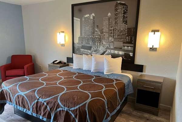  - Super 8 Motel Clemmons - I-40, Exit 184