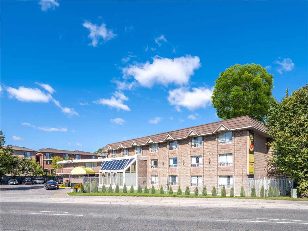 Super 8 Toronto East