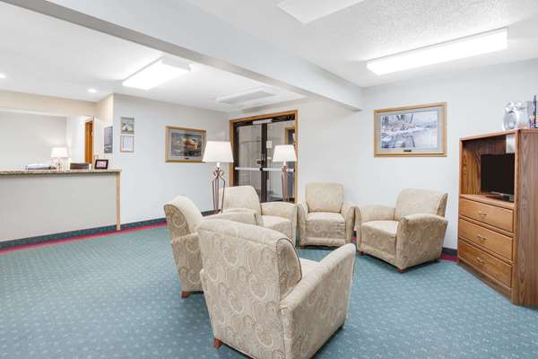  - Super 8 Motel Oelwein